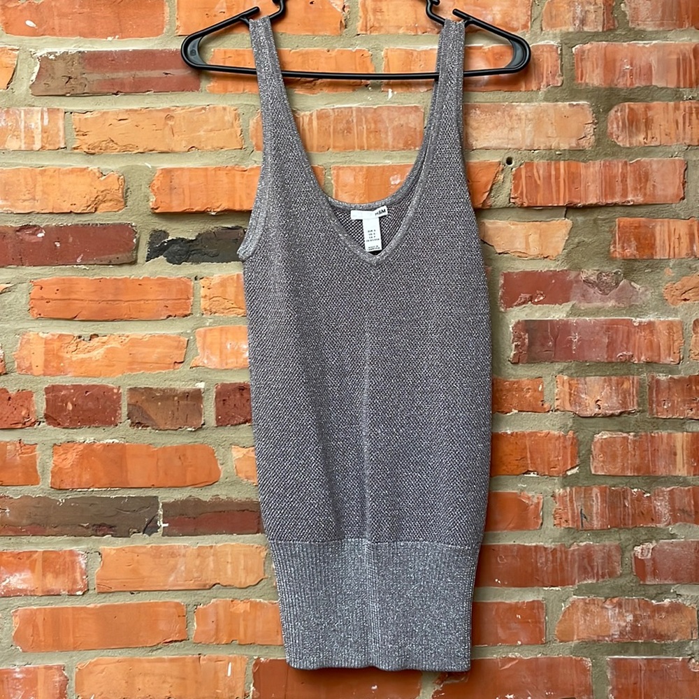 H&M v-neck tank